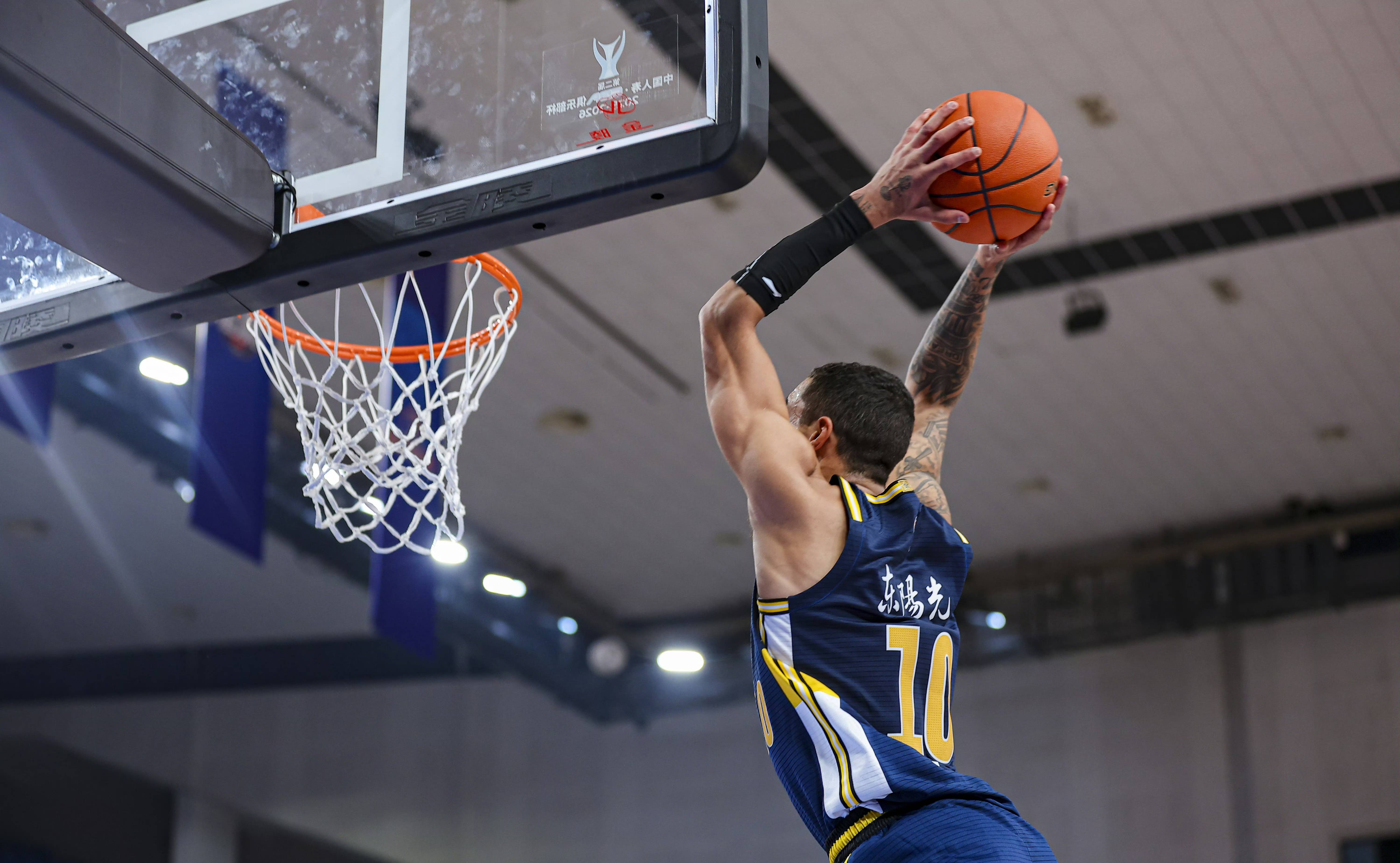 关宏峰为什么最后会入狱 关宏峰为什么最后会入狱